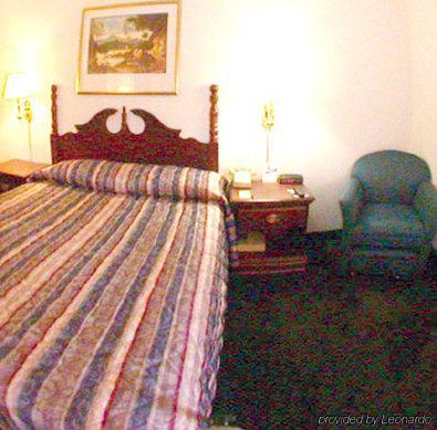 Ramada Plaza By Wyndham Chicago North Shore Hotel